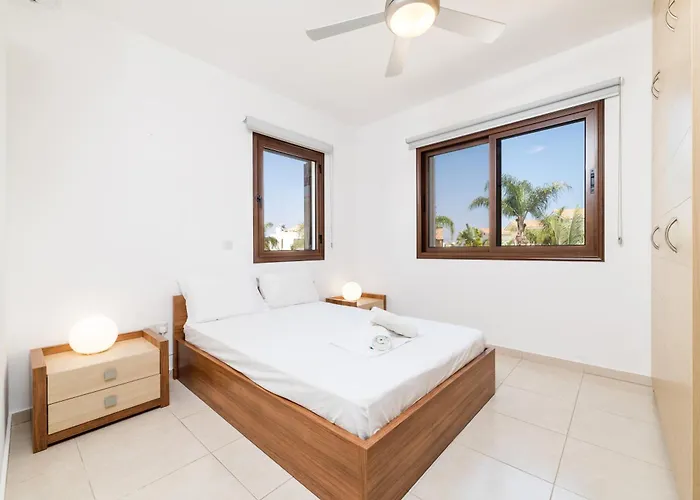 Dom wakacyjny Enaria Serene 3bdr Retreat In Ayia Thekla