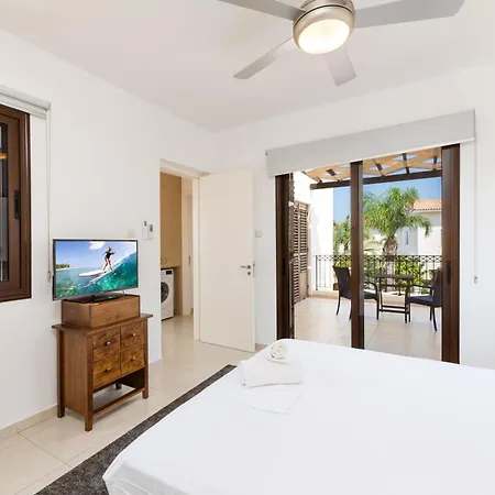 Enaria Serene 3bdr Retreat In Ayia Thekla Casa vacanze